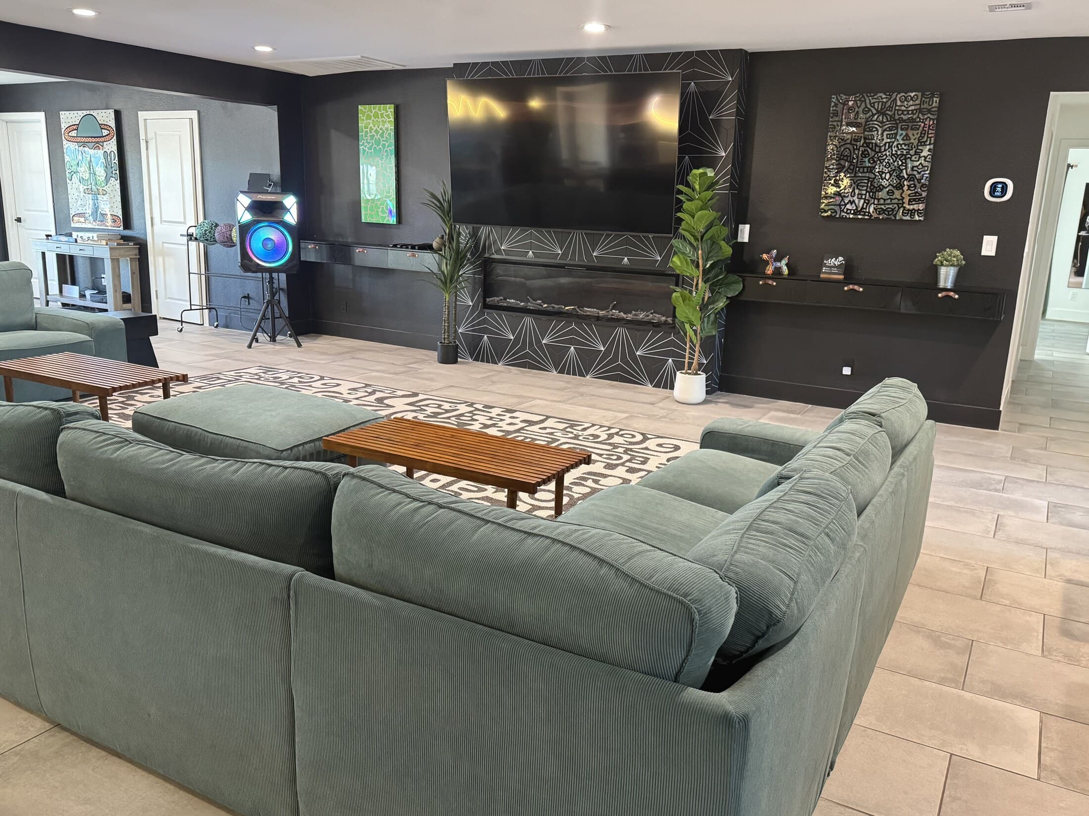 vegasbnb Swanky Villa | 8BR Las Vegas Vacation Rental • 12 Beds 2 Twin • Pool & Spa | vacation rental photo 3