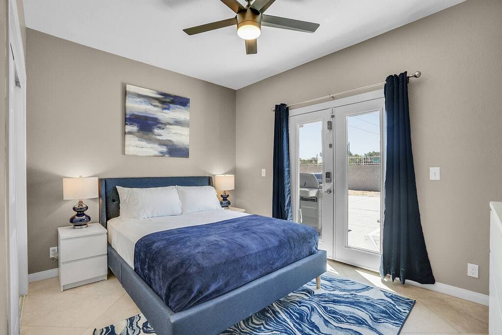 vegasbnb Grand Casa | 8BR Las Vegas Vacation Rental • Strip Views • 21 Beds • Free Spa Heat • Basketball | vacation rental photo 22