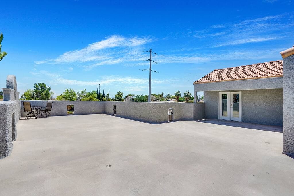 vegasbnb Grand Casa | 8BR Las Vegas Vacation Rental • Strip Views • 21 Beds • Free Spa Heat • Basketball | vacation rental photo 13