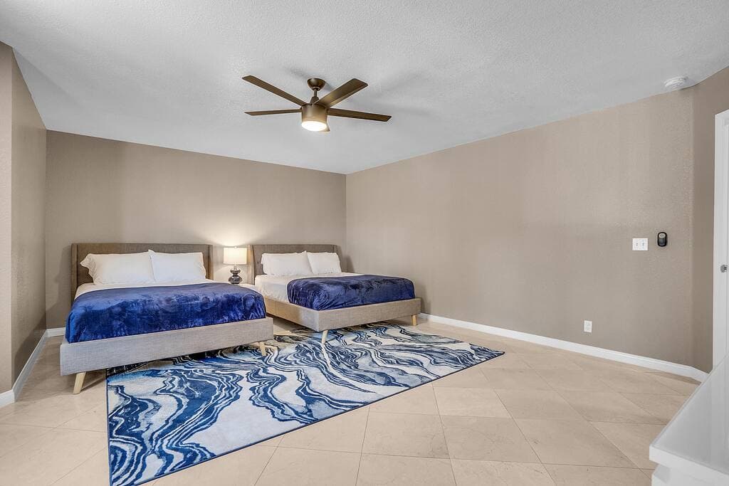 vegasbnb Grand Casa | 8BR Las Vegas Vacation Rental • Strip Views • 21 Beds • Free Spa Heat • Basketball | vacation rental photo 24