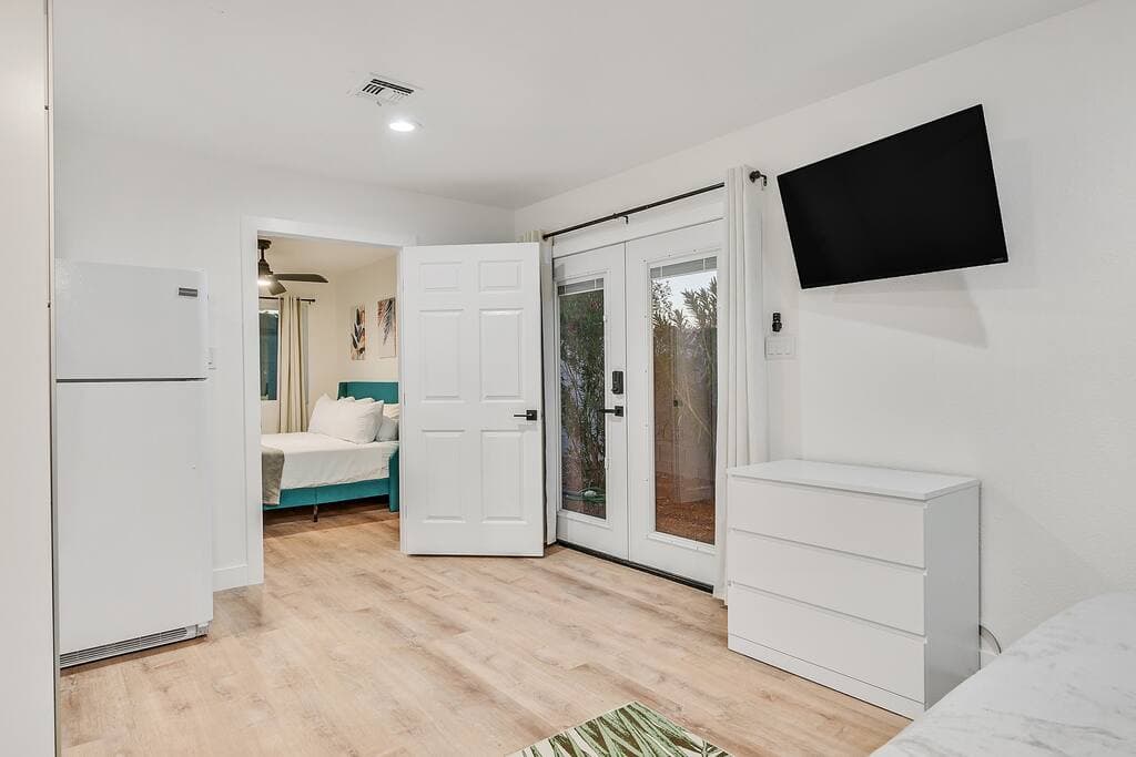 vegasbnb Tropicana Desert Villa | 5BR Las Vegas Vacation Rental • 6 Beds • 10-Ft Pool & Spa | vacation rental photo 28