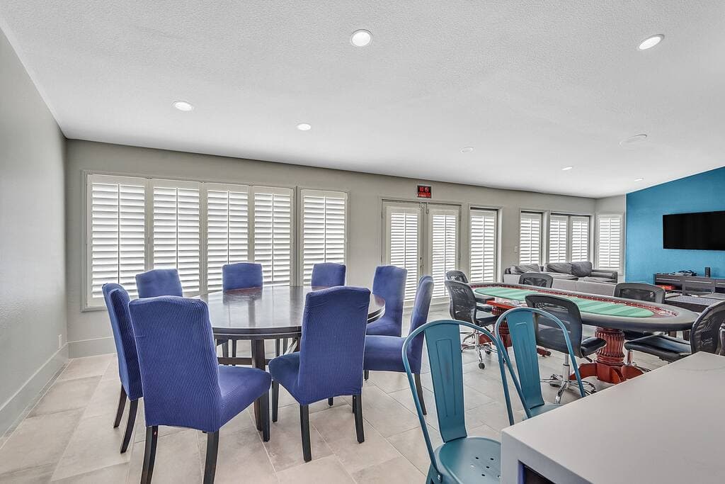 vegasbnb Posh Villa | 8BR Las Vegas Vacation Rental • 5 Baths • 16 Beds • Pool & Spa • Mini Golf | vacation rental photo 20