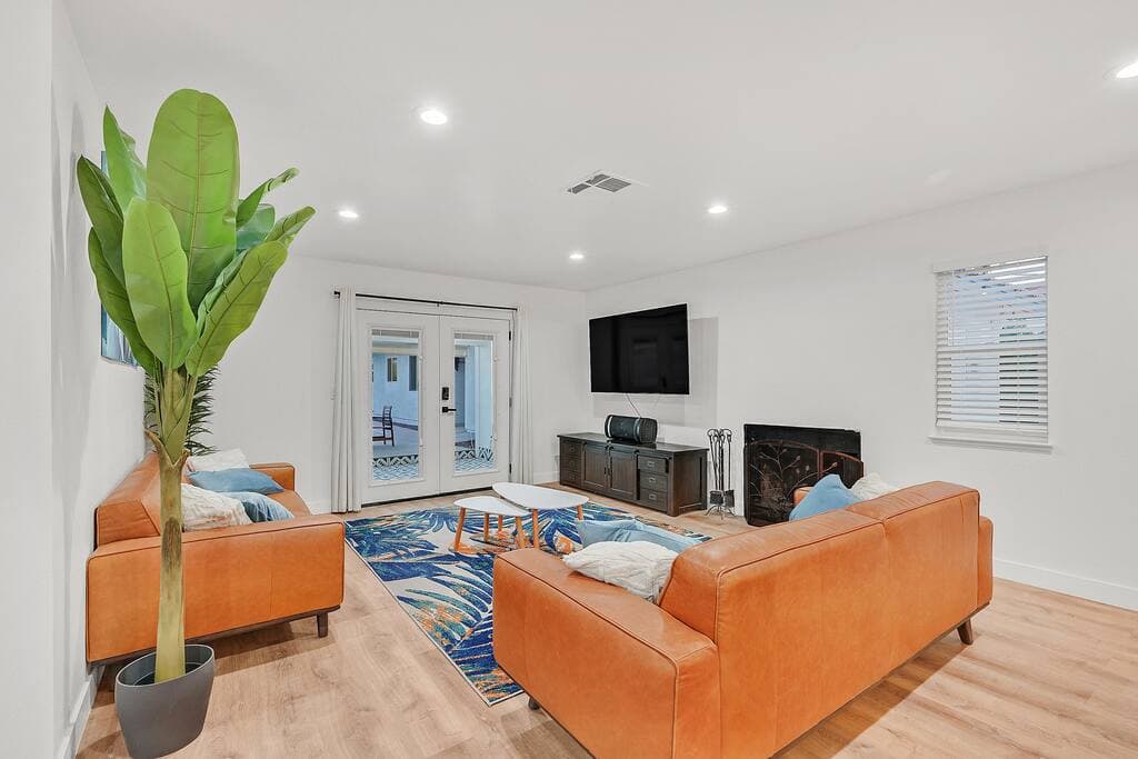 vegasbnb Tropicana Desert Villa | 5BR Las Vegas Vacation Rental • 6 Beds • 10-Ft Pool & Spa | vacation rental photo 2