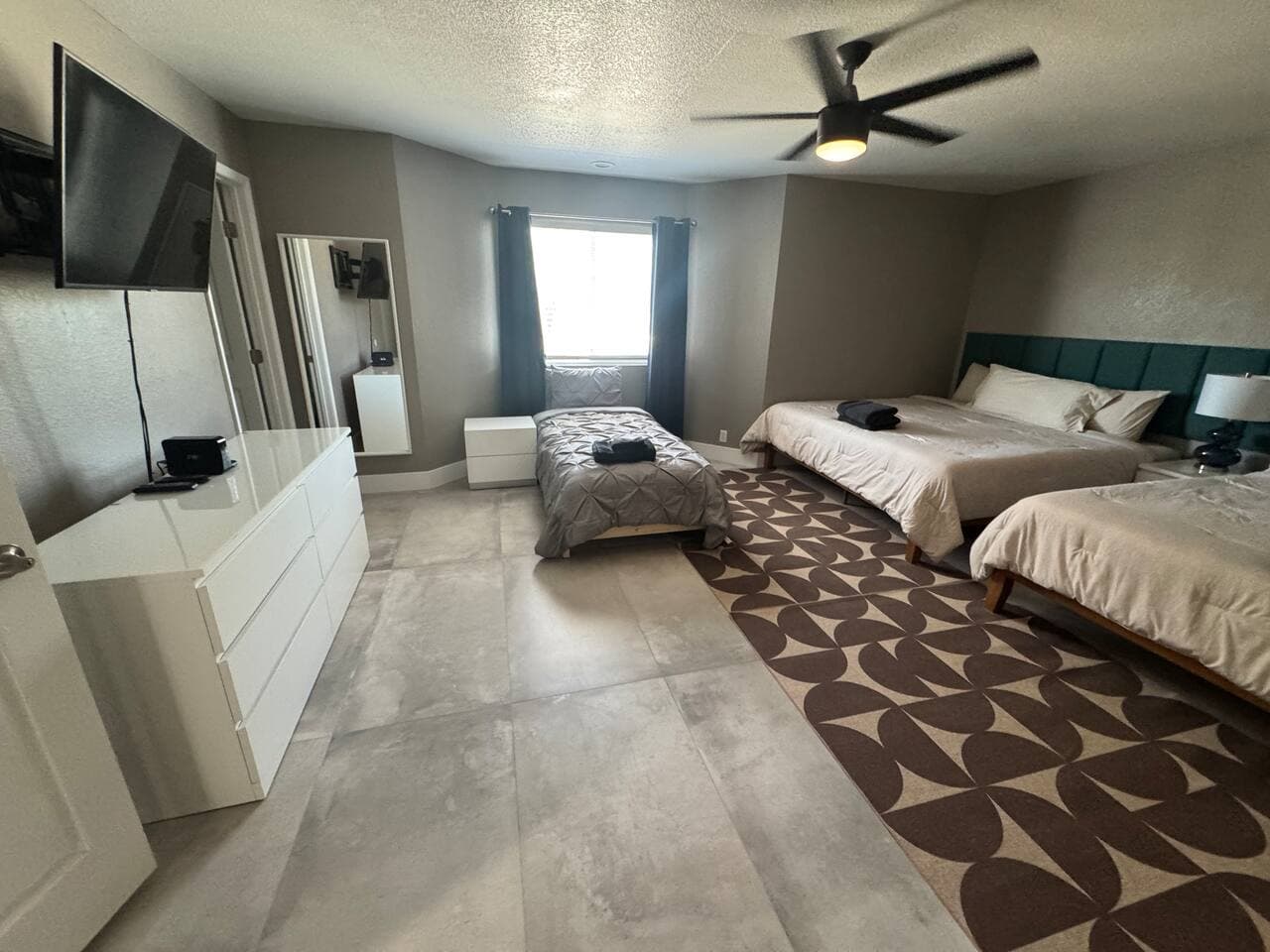 vegasbnb Palm Tree Retreat | 8BR Las Vegas Vacation Rental • Pool, Spa & Events | vacation rental photo 22