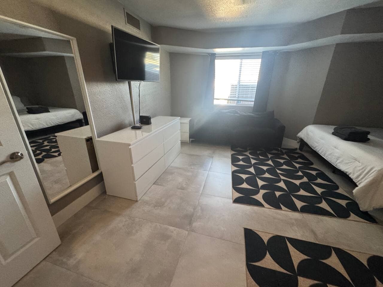 vegasbnb Palm Tree Retreat | 8BR Las Vegas Vacation Rental • Pool, Spa & Events | vacation rental photo 24