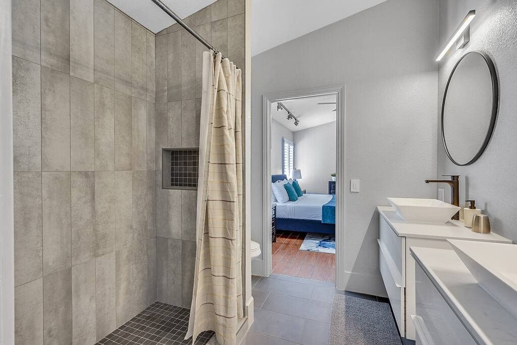 vegasbnb Posh Villa | 8BR Las Vegas Vacation Rental • 5 Baths • 16 Beds • Pool & Spa • Mini Golf | vacation rental photo 24