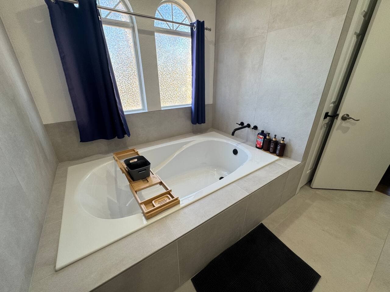vegasbnb Palm Tree Retreat | 8BR Las Vegas Vacation Rental • Pool, Spa & Events | vacation rental photo 11