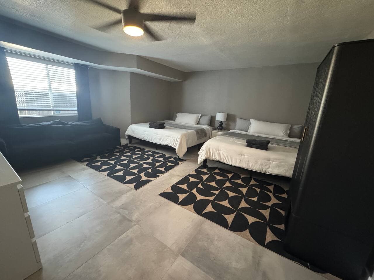 vegasbnb Palm Tree Retreat | 8BR Las Vegas Vacation Rental • Pool, Spa & Events | vacation rental photo 27