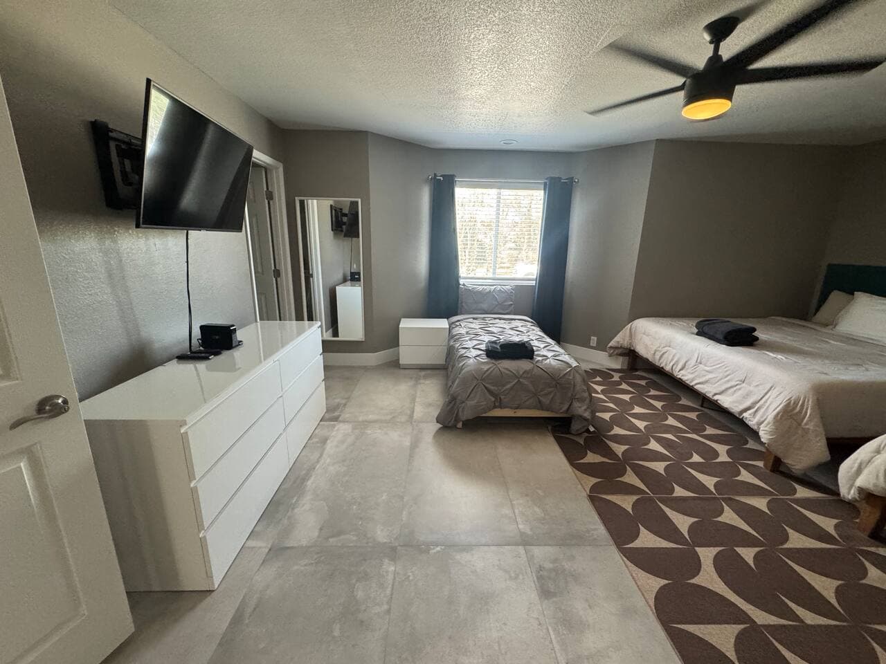 vegasbnb Palm Tree Retreat | 8BR Las Vegas Vacation Rental • Pool, Spa & Events | vacation rental photo 25