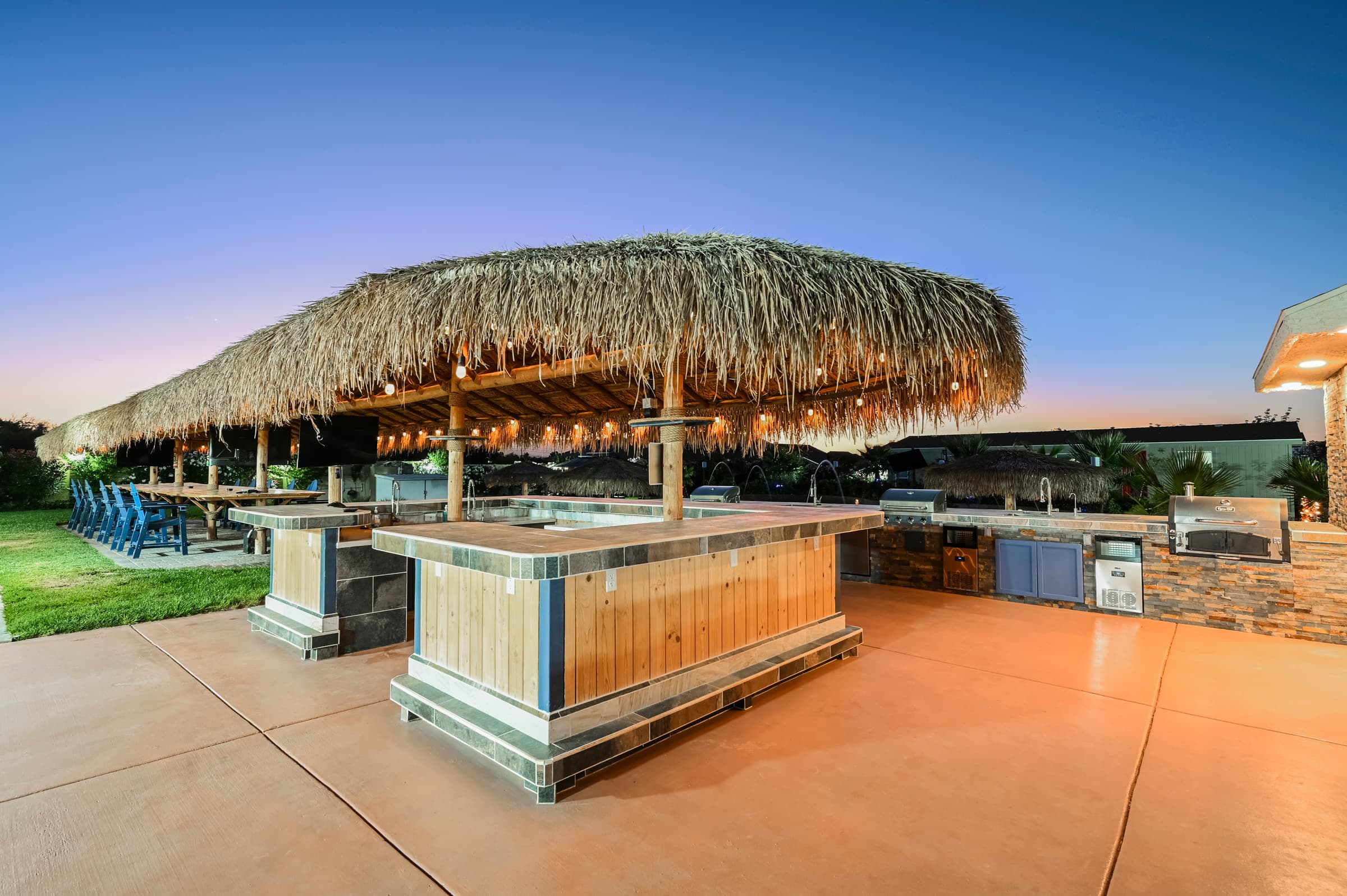 vegasbnb Chartan House Estate | 8BR Las Vegas Vacation Rental • Resort Pool • Weddings | vacation rental photo 15