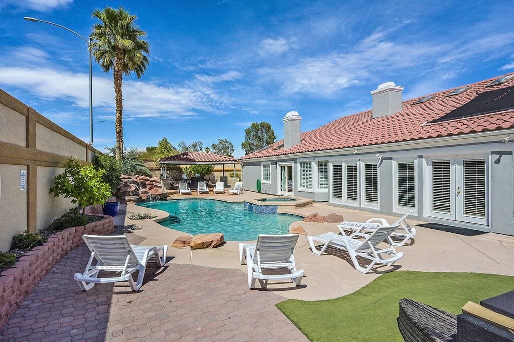 vegasbnb Posh Villa | 8BR Las Vegas Vacation Rental • 5 Baths • 16 Beds • Pool & Spa • Mini Golf | vacation rental photo 9