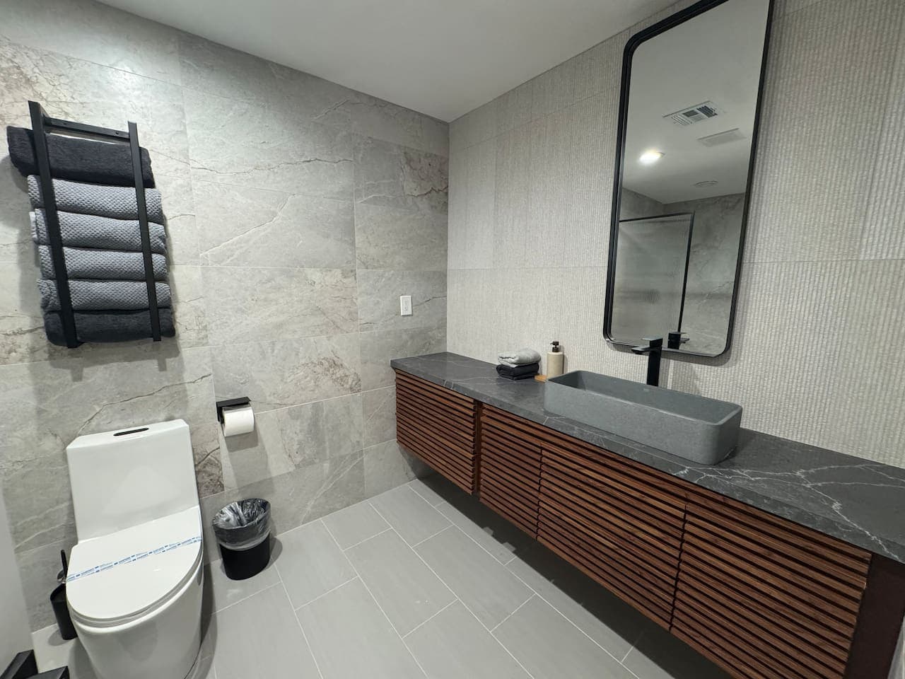 vegasbnb Swanky Villa | 8BR Las Vegas Vacation Rental • 12 Beds • Pool & Spa | vacation rental photo 7