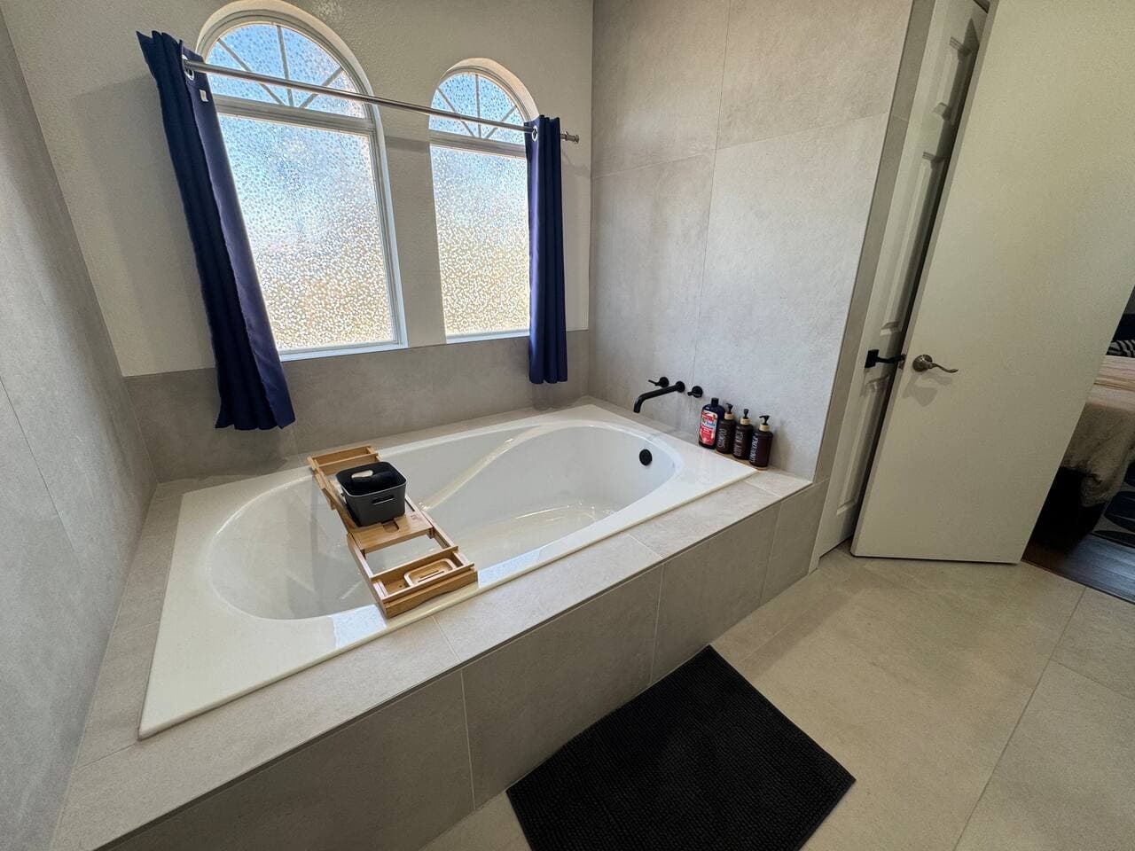vegasbnb Palm Tree Retreat | 8BR Las Vegas Vacation Rental • Pool, Spa & Events | vacation rental photo 14
