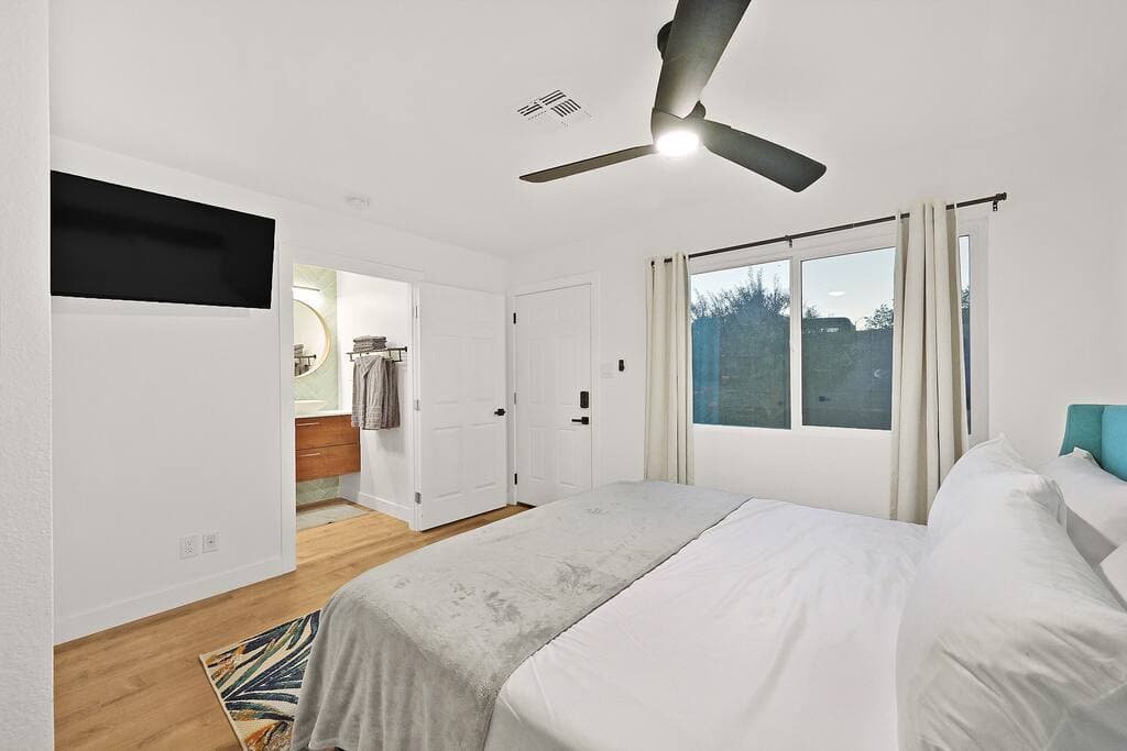 vegasbnb Tropicana Desert Villa | 5BR Las Vegas Vacation Rental • 6 Beds • 10-Ft Pool & Spa | vacation rental photo 22