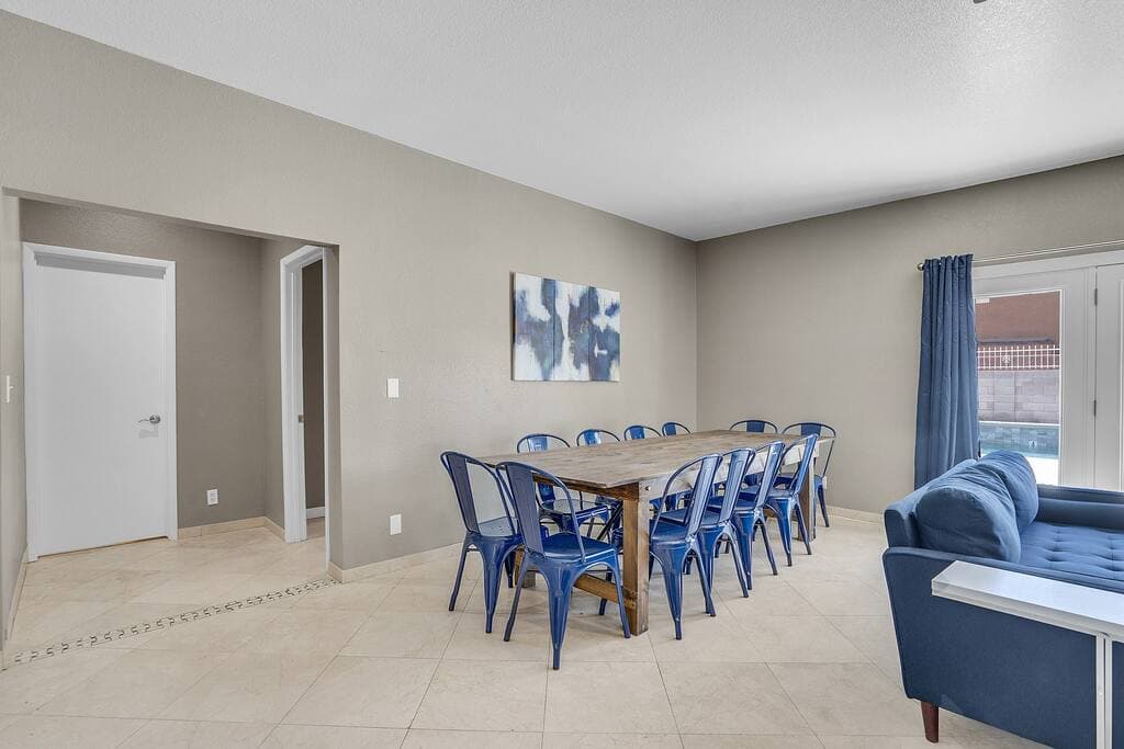 vegasbnb Grand Casa | 8BR Las Vegas Vacation Rental • Strip Views • 21 Beds • Free Spa Heat • Basketball | vacation rental photo 7