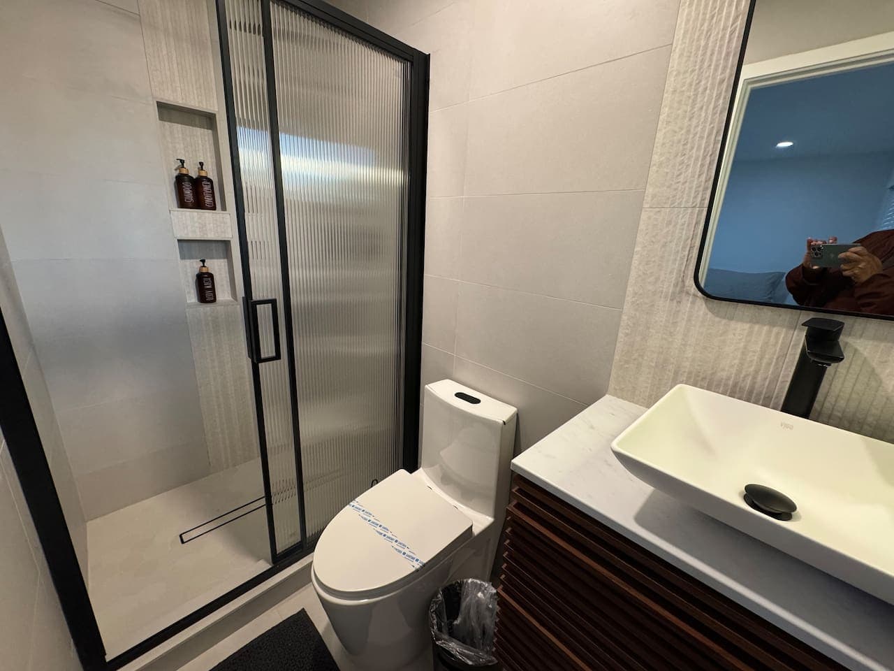 vegasbnb Swanky Villa | 8BR Las Vegas Vacation Rental • 12 Beds • Pool & Spa | vacation rental photo 5