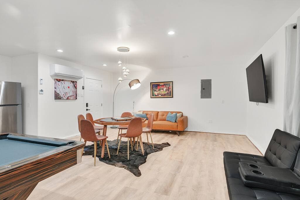 vegasbnb Tropicana Desert Villa | 5BR Las Vegas Vacation Rental • 6 Beds • 10-Ft Pool & Spa | vacation rental photo 27