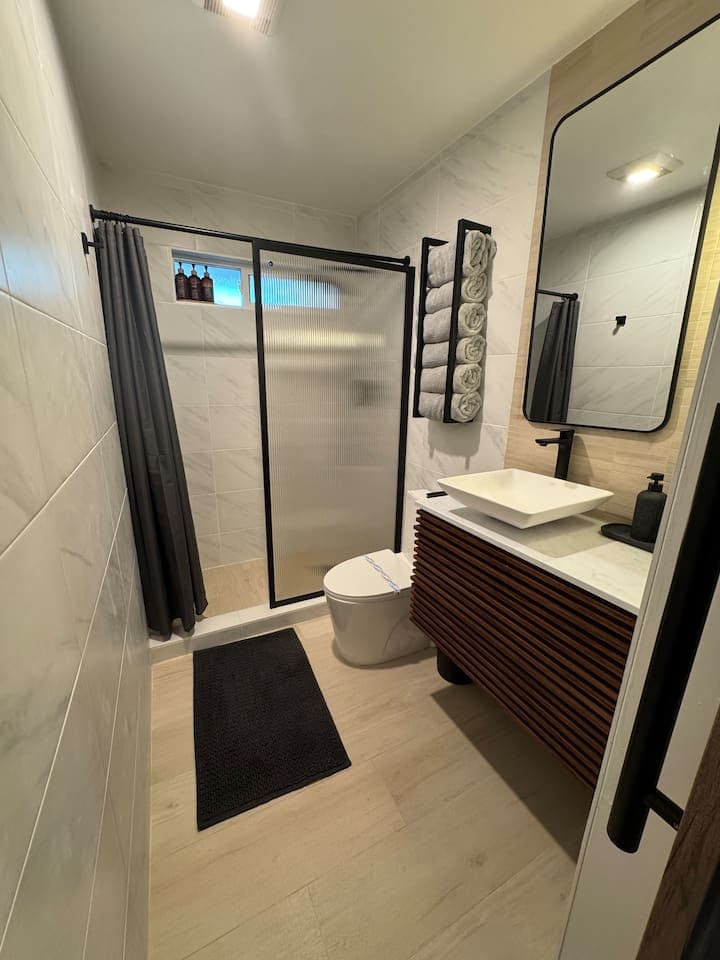 vegasbnb Swanky Villa | 8BR Las Vegas Vacation Rental • 12 Beds • Pool & Spa | vacation rental photo 3