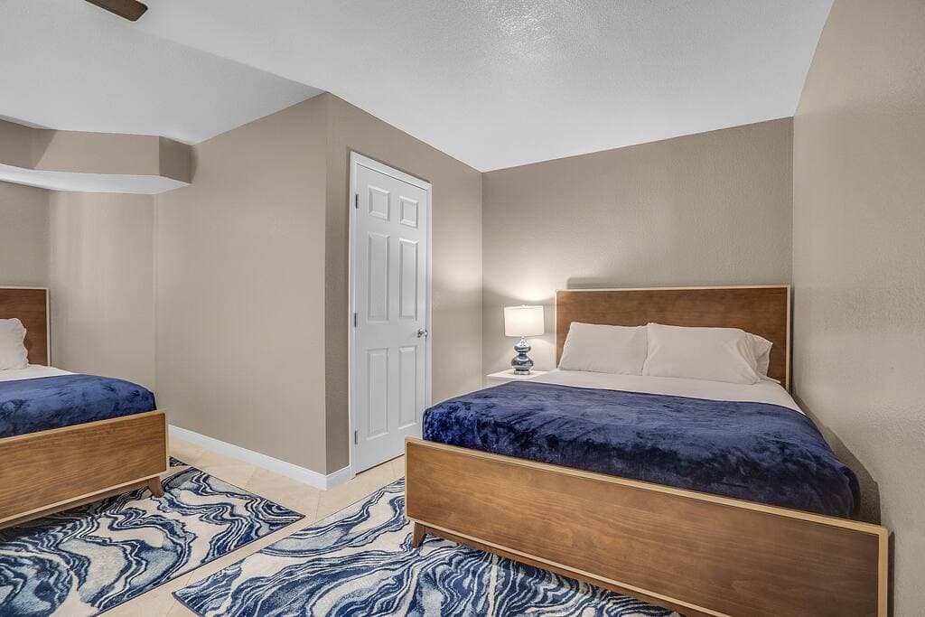 vegasbnb Grand Casa | 8BR Las Vegas Vacation Rental • Strip Views • 21 Beds • Free Spa Heat • Basketball | vacation rental photo 26