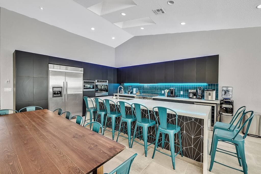 vegasbnb Posh Villa | 8BR Las Vegas Vacation Rental • 5 Baths • 16 Beds • Pool & Spa • Mini Golf | vacation rental photo 10